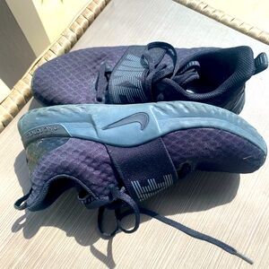 Black Nikes | Slip on